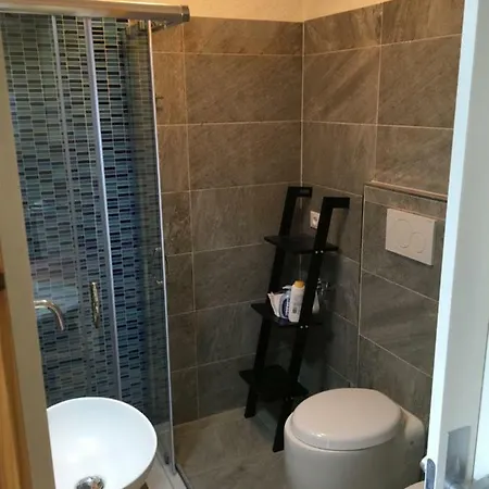 Apartment Honeymoon *